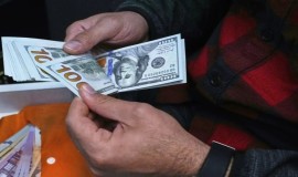 نائب يكشف عن نية لرفع سعر صرف الدولار إلى 165 ألفاً في أيلول المقبل